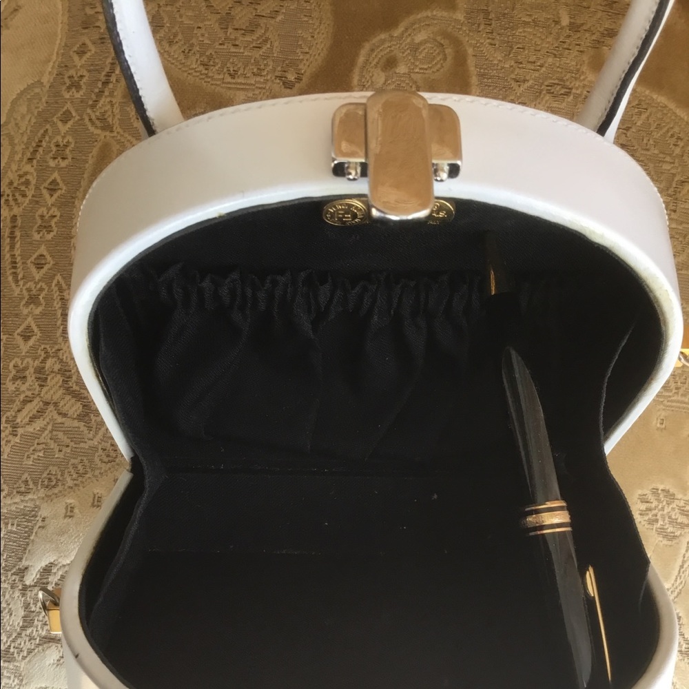 ❌SOLD Authentic Fendi top handle bag satchel white - Picture 5 of 8